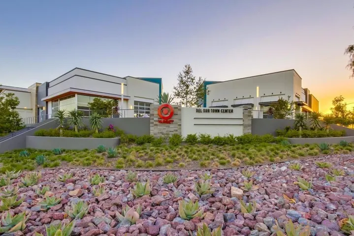 Walk to the Del Sur Town Center and enjoy shopping, grocery, & restaurants.