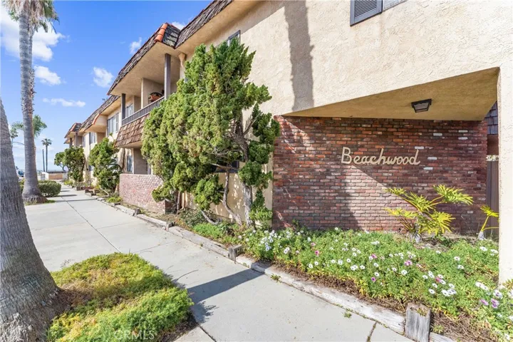 125 16th Street, Huntington Beach, California 92648