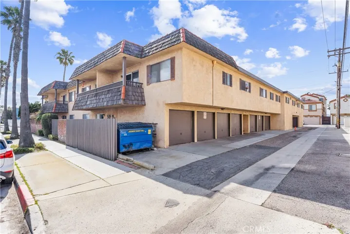 125 16th Street, Huntington Beach, California 92648