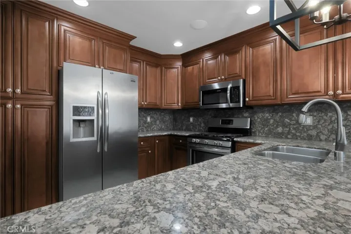 2215 Portola Lane, Westlake Village, California 91361