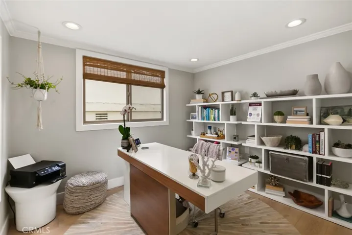 6221 Seville Court, Long Beach, California 90803