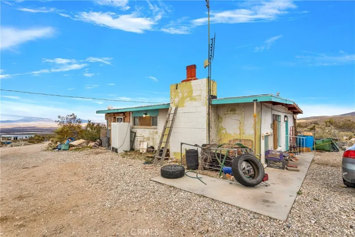 6757 Meehlies Road, Lucerne Valley, California 92356