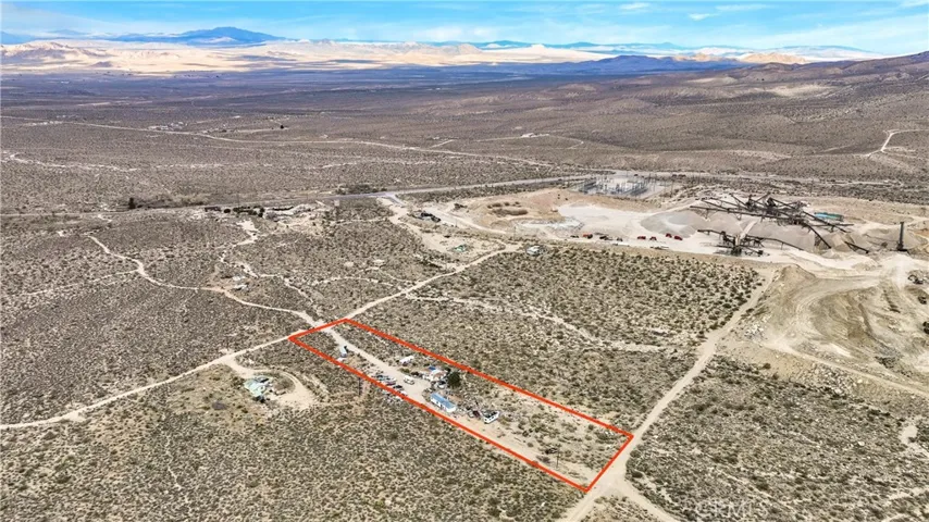 6757 Meehlies Road, Lucerne Valley, California 92356