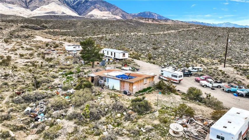 6757 Meehlies Road, Lucerne Valley, California 92356