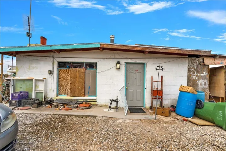 6757 Meehlies Road, Lucerne Valley, California 92356