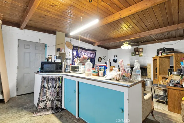 6757 Meehlies Road, Lucerne Valley, California 92356