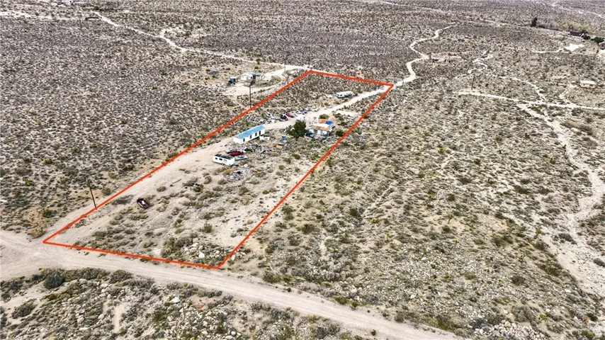 6757 Meehlies Road, Lucerne Valley, California 92356