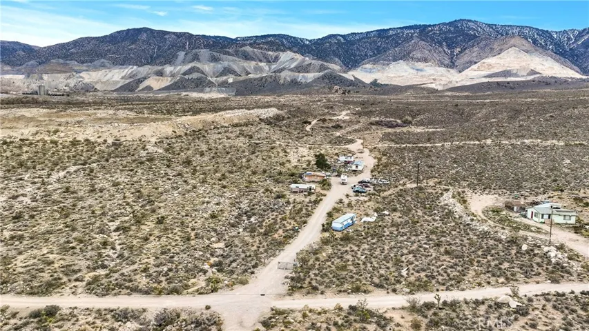 6757 Meehlies Road, Lucerne Valley, California 92356