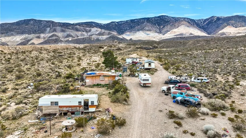 6757 Meehlies Road, Lucerne Valley, California 92356