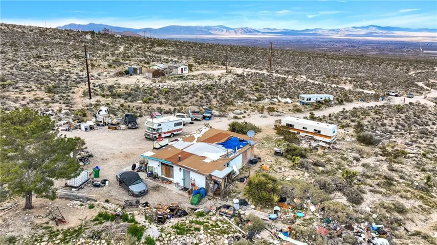 6757 Meehlies Road, Lucerne Valley, California 92356