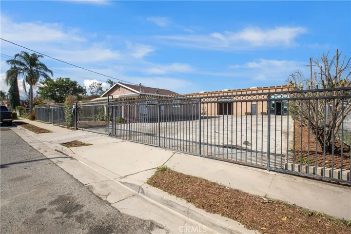 322 N Garfield Avenue, Corona, California 92882