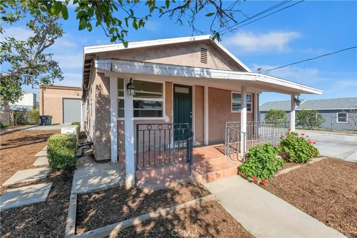 322 N Garfield Avenue, Corona, California 92882