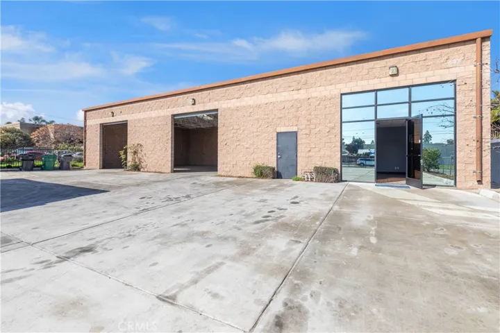 322 N Garfield Avenue, Corona, California 92882