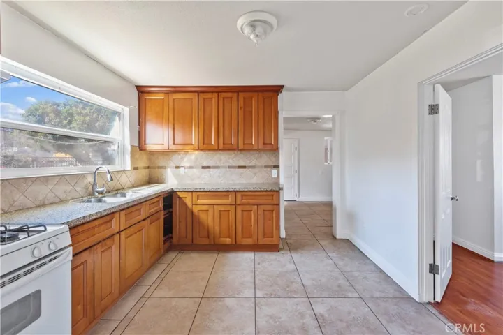 322 N Garfield Avenue, Corona, California 92882
