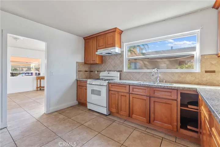 322 N Garfield Avenue, Corona, California 92882
