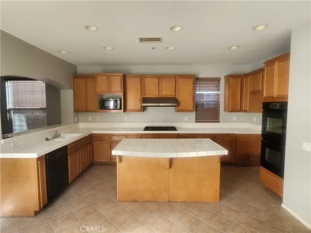 5503 Martingale Way, Fontana, California 92336