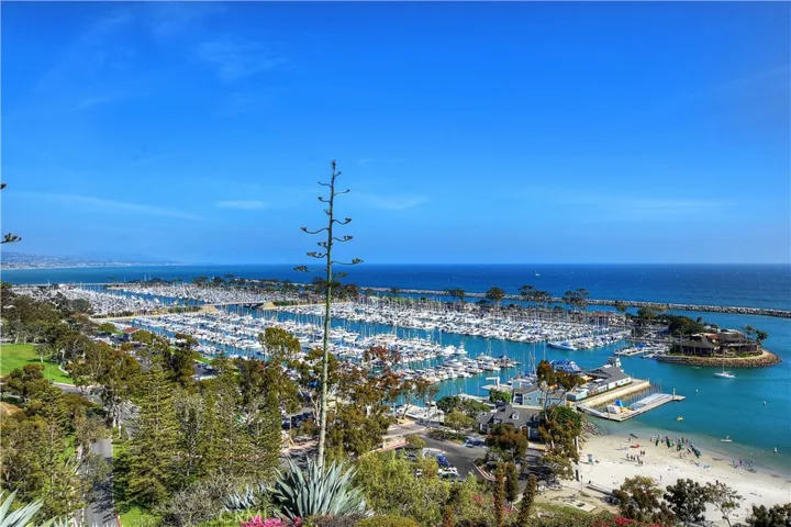 21 Seabreeze, Dana Point, California 92629
