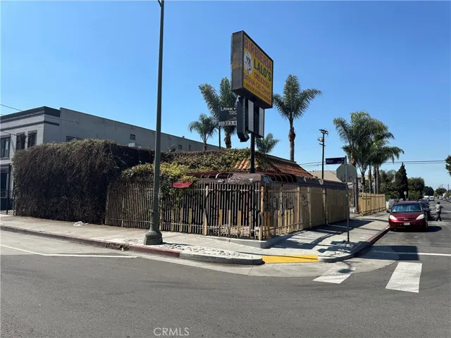 4303 S Main Street, Los Angeles, California 90037