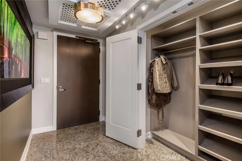 900 W Olympic Boulevard 38d, Los Angeles, California 90015 home-pic-10