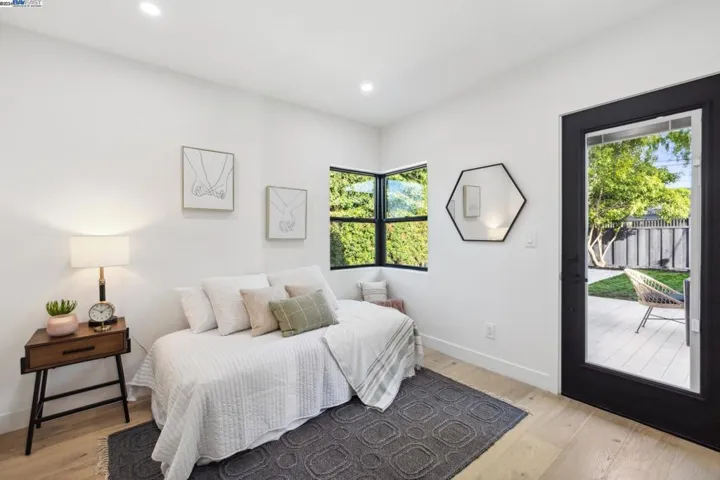 3181 Waverley St, Palo Alto, California 94306