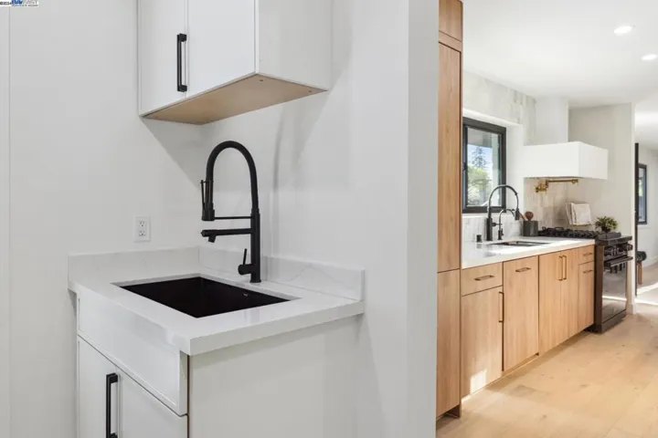 3181 Waverley St, Palo Alto, California 94306