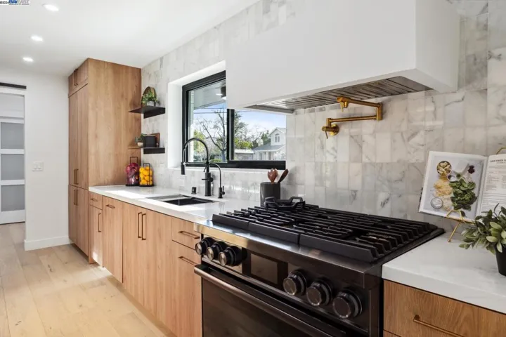 3181 Waverley St, Palo Alto, California 94306