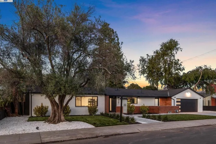 3181 Waverley St, Palo Alto, California 94306