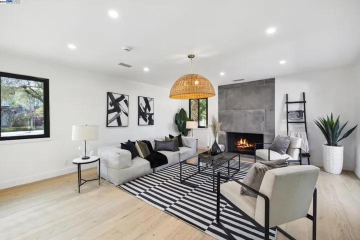 3181 Waverley St, Palo Alto, California 94306
