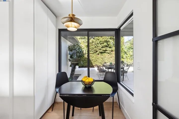 3181 Waverley St, Palo Alto, California 94306