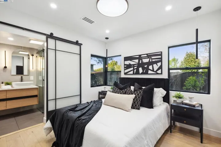 3181 Waverley St, Palo Alto, California 94306