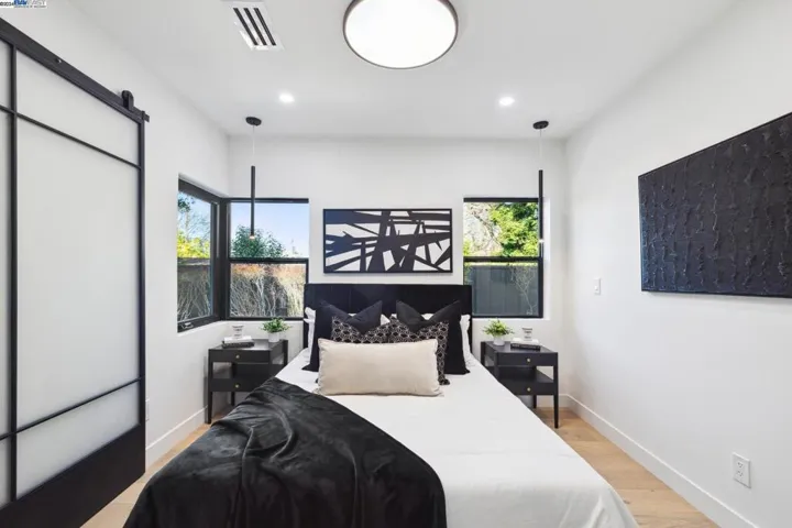 3181 Waverley St, Palo Alto, California 94306