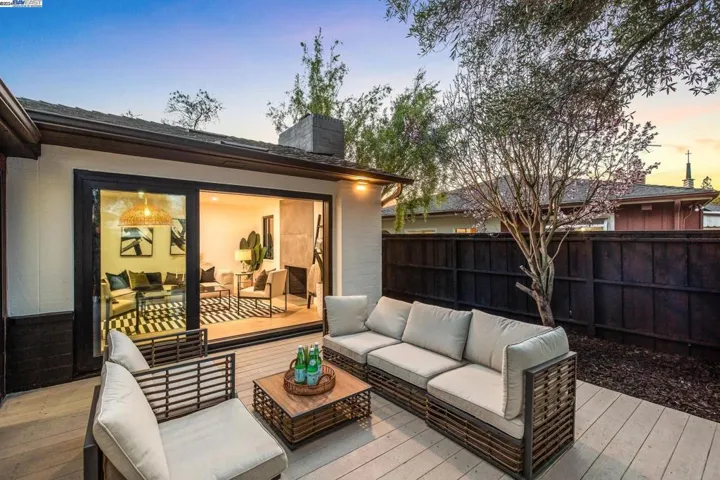 3181 Waverley St, Palo Alto, California 94306