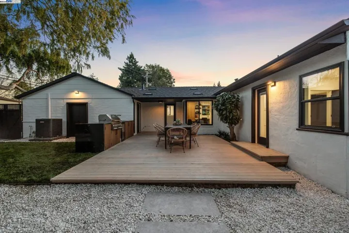 3181 Waverley St, Palo Alto, California 94306