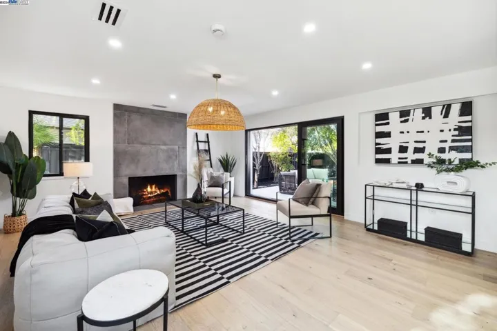 3181 Waverley St, Palo Alto, California 94306