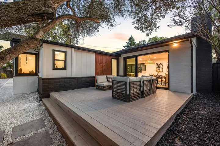 3181 Waverley St, Palo Alto, California 94306