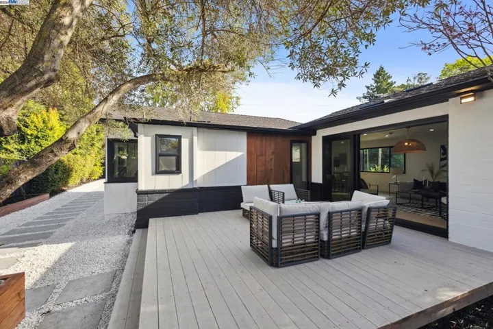 3181 Waverley St, Palo Alto, California 94306