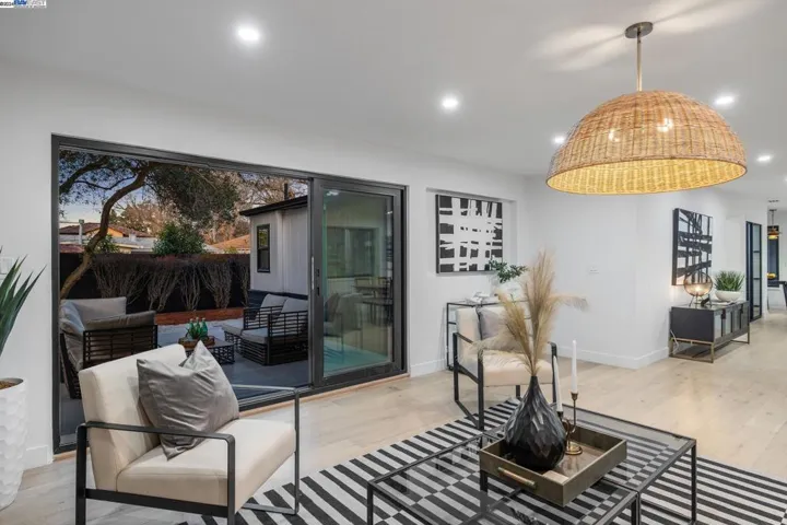 3181 Waverley St, Palo Alto, California 94306