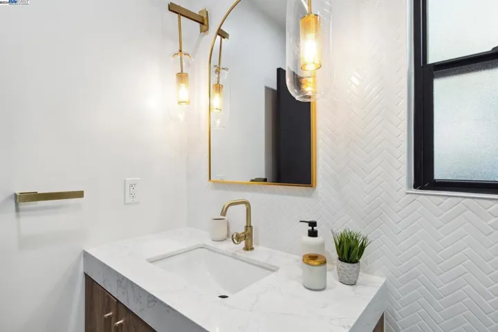 3181 Waverley St, Palo Alto, California 94306
