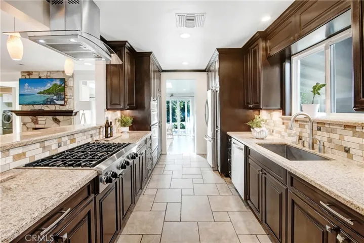 12712 Tiara Street, Valley Village, California 91607