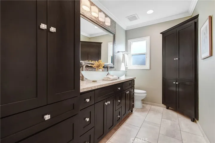 12712 Tiara Street, Valley Village, California 91607