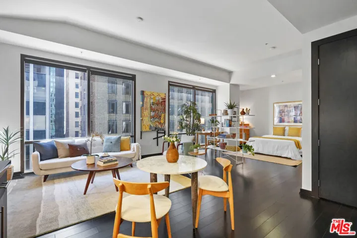 Modern city living w/ views!