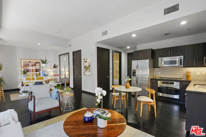 655 S Hope Street 601, Los Angeles, California 90017