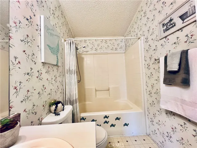 2nd bathroom - view 1