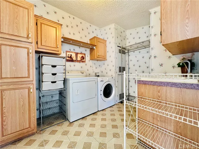 Laundry room - view 2