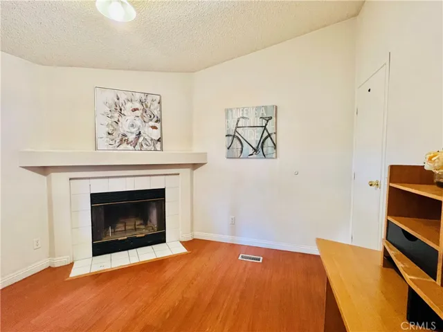 Den - view 3