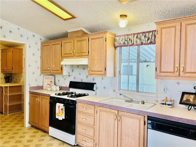 Kitchen - view 5