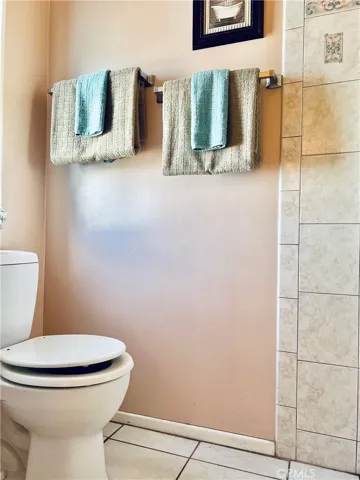 Master bathroom - view 5