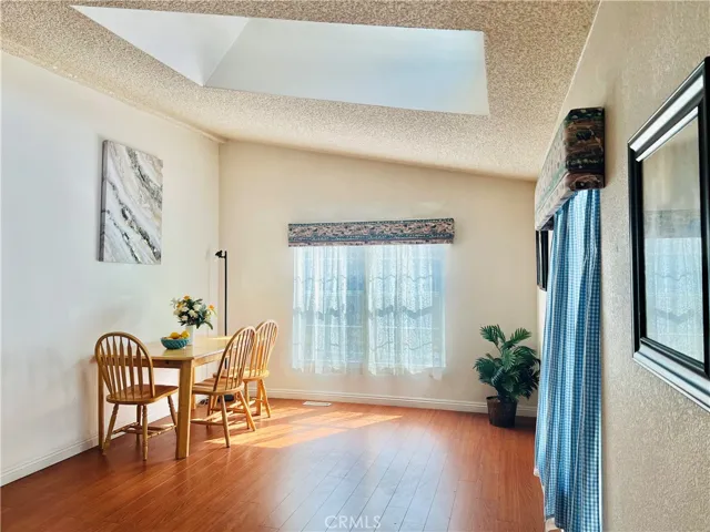 Living room - view 3