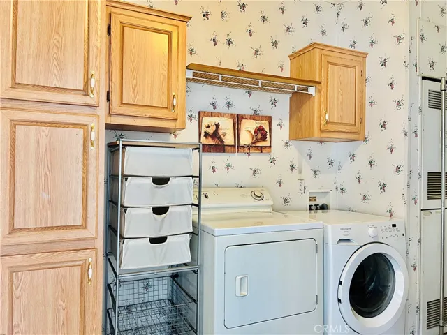 Laundry room - view 1