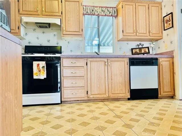 Kitchen - view 2